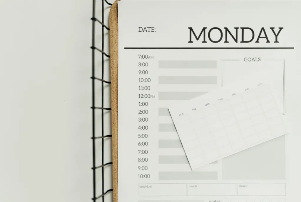 Using a Weekly Planner to Set Goals